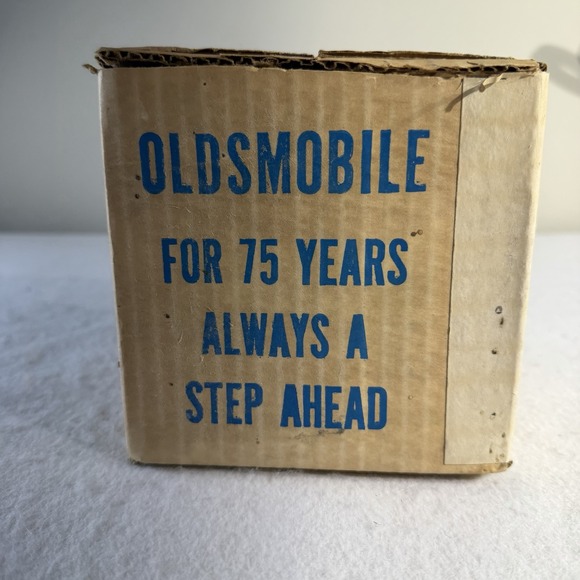 Vintage Oldsmobile 75th Anniversary Glasses Set of 4 w/ Box Classic Cars - Picture 8 of 9